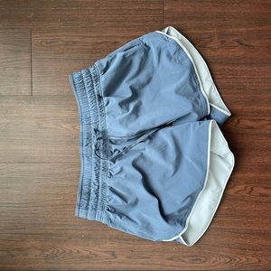Lululemon choose a side reversible short